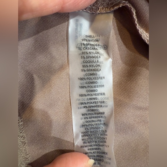 Women’s VINCE CAMUTO bronze gold sequin sheath dress- size 6 - Picture 7 of 8